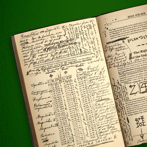 Libro con anotaciones al estilo del manual de pociones avanzadas