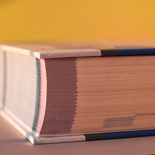Detalle del grosor de un libro